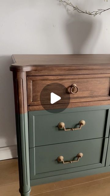 Chest Dresser Makeover, Traditional Furniture Makeover, Furniture Makeover Inspiration, Flip Ideas, Green Dresser, Diy Dresser Makeover, Room Green, Leftover Paint, Chest Dresser