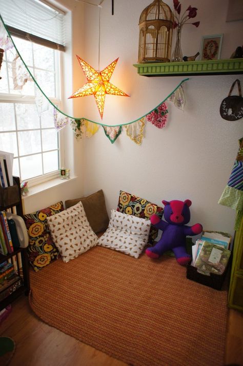 49 Cozy Reading Nook Designs Reading Corner Kids Room, Reading Place, Reading Corner Kids, Reading Nook Kids, Relaxation Space, Play Corner, Comfy Reading, Cozy Reading Corners, Diy Accent Wall