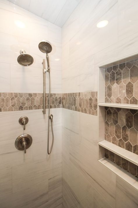 Brown Tile Shower, Brown Tile Bathroom, Shower Accent Tile, Marble Shower Walls, Makeover Kamar Mandi, White Tile Shower, Shower Wall Tile, Bathroom Shower Walls, Marble Showers