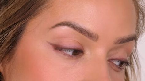 Soft Wing Eyeliner, Small Wing Liner, Wing Eyeliner With Eyeshadow, Winged Eyeliner For Small Eyes, Eye Wings Tutorial, How To Do Subtle Eyeliner, Subtle Cat Eye Makeup, Soft Winged Eyeliner Tutorials, Natural Winged Eyeliner Look