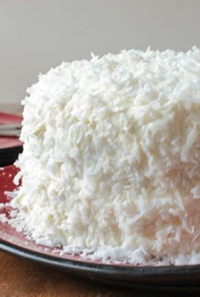 Coconut Cake With Coconut Milk, Coconut Cakes, Perfect Christmas Dessert, Coconut Cake Recipe, Blackberry Cobbler, Oreo Balls, Coconut Desserts, Moist Cake, Yogurt Cake