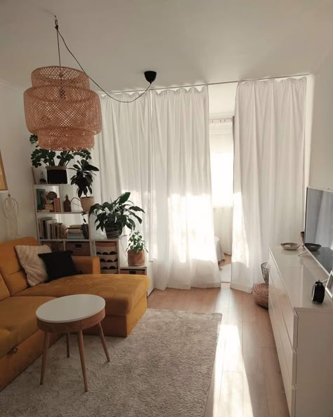 Living Room And Bedroom Combo, Cozy Reading Chair, Small Studio Apartment Decorating, Cozy Studio Apartment, Ideas Studio Apartment, Tiny Studio Apartments, Small Apartment Bedrooms, Studio Apartment Design, Studio Apartment Living