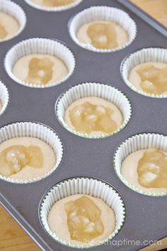 Cupcakes With Apple Pie Filling, Apple Pie Filling Cupcakes, Carmel Apple Cupcakes Easy, Pie Cupcakes Ideas, Apple Cobbler Cupcakes, Apple Filled Cupcakes, Easy Apple Cupcakes, Apple Pie Cupcakes With Cake Mix Boxes, Cupcake Filling Ideas