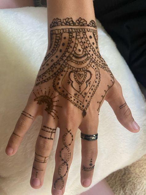 Masculine Henna Designs, Boy Henna Designs, Boy Henna, Man Henna, Henna For Boys, Henna Men, Men Henna Tattoo, Sleeve Henna, Henna Inspo