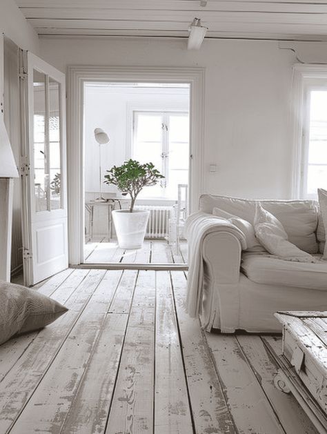 White Washed Wood Floors Kitchen, White Washed Wooden Floors, Wooden Floor Painted, White Wash Floorboards, Whitewash Tile Floor, Painted Living Room Floors, White Wash Flooring, White Flooring Ideas, White Washed Wood Floors