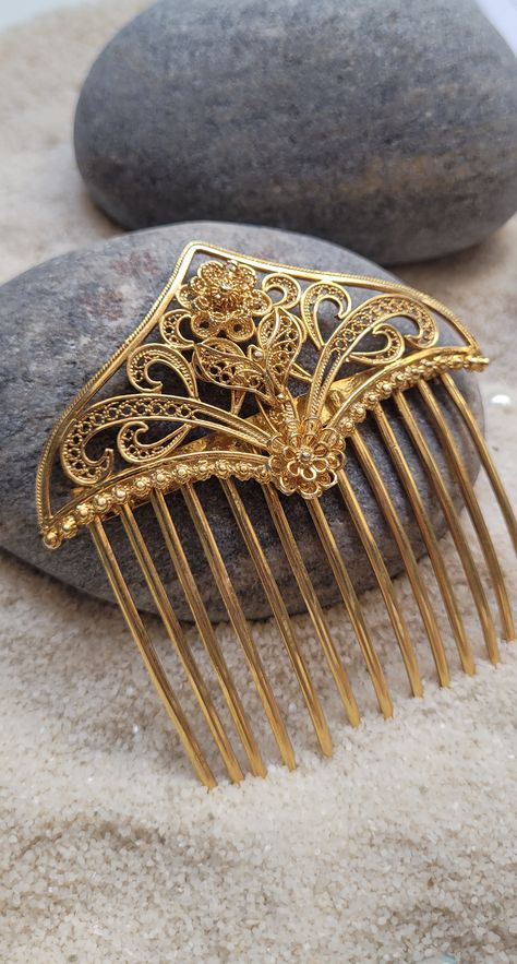 Gold-plated 925 Sterling Silver Filigree hairpin, handmade hair jewelry for wedding, Turkish telkâri of Mardin, handicraft gift for bride Filigree Carving, Ornamental Jewelry, Turkish Jewellery Gold, Filigree Jewelry Gold, Turkish Gold Jewelry, Jewelry Knowledge, Wire Jewelry Rings, Selling Handmade Items, Filigree Jewelry