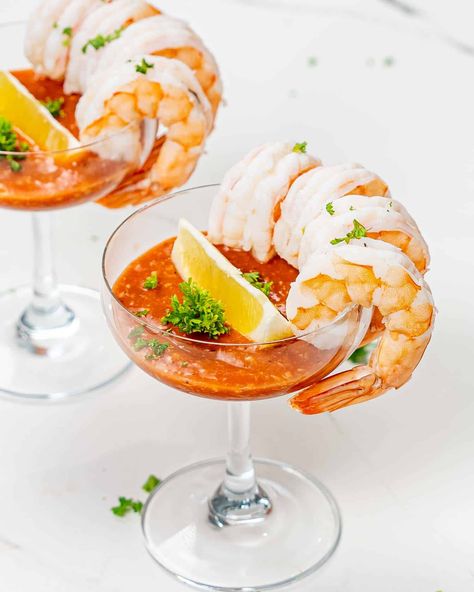 Savor this delicious, easy-to-make Shrimp Cocktail recipe! A perfect, crowd-pleasing starter for meals or parties. #shrimp #cocktail #recipe Essen, Shrimp Cocktail Cups, Best Shrimp Cocktail Recipe, Backyard Bbq Recipes, Shrimp Cocktail Appetizers, Shrimp Cocktail Recipe, Backyard Bbq Food, Resep Koktail, Cocktail Shrimp Recipes