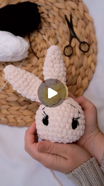 Emma’s Handcraft 🐻 on Instagram: "Embroider tips for making eyes on your chunky/velour amigurumi 👇🏼  I got a request of making a tutorial on embroider eyes on chenille yarn. Here’s my best tips:  ✔️ Always use pins to mark where you want the eyes to be.  ✔️ Always make the stitches in the same place, it makes the eye grow. Make as many stitches as you prefer until you are happy with the size.  ✔️ I do 2 stitches of white on the side, otherwise it doesn’t show as much.  ✔️ Make 1 white stitch over one row in the black part. ✔️ Make 1 black stitch on the side of the eye, not to far away. ✔️ Make 2 eyelashes, one row up.   Was this helpful? 🤭  ❤️ I had to cut the video and speed it up to make it less than 90 seconds - I’m not this fast in real life 🤭  #emmashandcraft #crochettips #croche How To Embroider Eyelashes On Amigurumi, Velour Yarn Crochet Patterns, Embroidered Bunny Face, Amigurumi Eyelashes, Embroidered Eyes Amigurumi, Embroider Eyes On Crochet, Embroidery Eyes Amigurumi, Bunny Eyes, Embroider Eyes