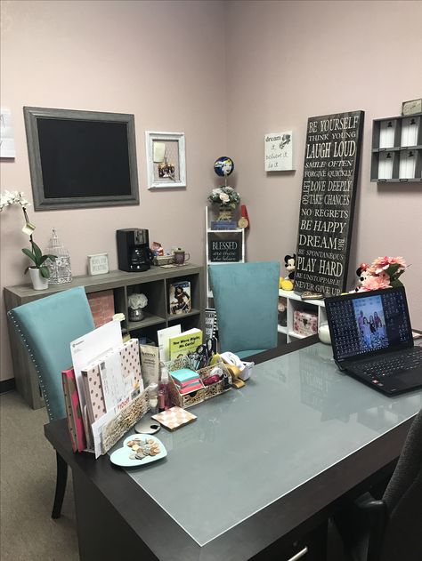 Cubicle Makeover Ideas, Cute Cubicle, Principal Office Decor, School Counselor Office Decor, School Office Decor, Counseling Office Decor, School Counseling Office, Office Space Decor, Cubicle Makeover