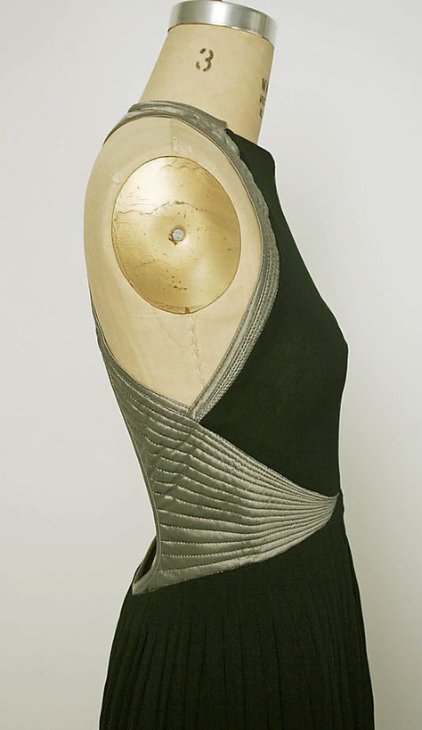 Geoffrey Beene (American, 1927–2004), 1990-91. Geoffrey Beene Vintage, Vionnet Dress, Geoffrey Beene Dress, Geoffrey Beene, 1990s Fashion, Vintage Couture, Clothing Details, Art Dress, Mode Vintage