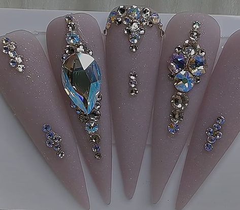 Nails Diamonds Design, Nails With Crystals Swarovski, Bling Rhinestone Nails, Diamond Layout For Nails, Mail Crystal Designs, Long Almond Nails With Rhinestones, Diamond Nail Placement, Nail Charm Placement Ideas, Rhinestone Placement On Nails Ideas