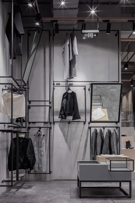 X+Living designs four themed fitting rooms for women's clothing store in China Display Visual Merchandising, A Clothing Store, Retail Store Interior Design, Clothing Store Interior, Clothing Store Design, Hangzhou China, Store Design Boutique, Retail Interior Design, Retail Store Interior