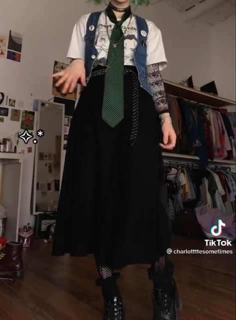 Bibliopunk Outfit, Enby Outfits Skirt, Bibliopunk Aesthetic Outfit, Business Casual Queer, Punk Clothing Aesthetic, Fem Punk Outfits, Punk Formal Outfit, Punk Work Outfit, Preppy Punk Outfits