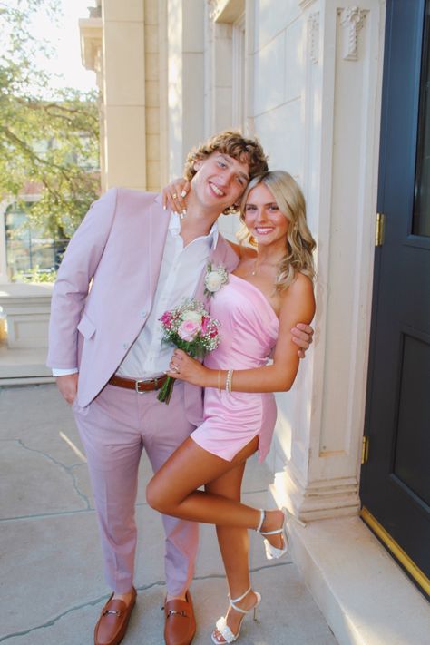 Homecoming Pics With Boyfriend, Hocoming Pic Ideas, Formal Poses With Boyfriend, Poses For Couples Homecoming, Bf And Gf Homecoming Pictures, Homecoming Blue Couple, Hoco Color Ideas, Homecoming Pictures Individual, Pink Homecoming Dress Couple