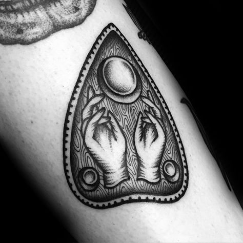 Fleshy Art, Planchette Tattoo, Ouija Tattoo, Dark Tattoo Ideas, Gotik Tattoo, Witchy Tattoos, Vegas Tattoo, Boho Tattoos, Spooky Tattoos