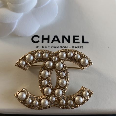 Stunning Chanel Pearl And Rhinestone Brooch Pin. Flawless, Like Brand New. Wear Over Blazer, Jacket, Sweater Or Sweatshirt. Measurements: 2”L X 1.5”W X 1.5”H Purchased In Paris At Chanel Boutique. Authentic And Real. Rare Find. Designer Brooch, How To Style Brooches, Chanel Pin, Brooches, Luxury Chic Jewelry Brooch, Gold Pearl Brooch Jewelry, Chanel Pins Brooch, Chanel Inspired Outfit, Broche Chanel