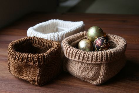 Knit 2 Together: Knitted Baskets Knitting Decor, Knitted Baskets, Gift Knitting Patterns, Knitted Basket, Knitted Decor, Knitting Basket, Knit Basket, No Bad Days, Knitted Wit