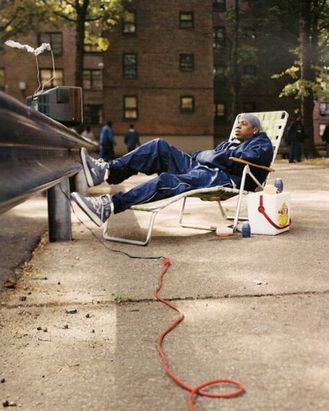 Jay-Z, photographed sitting outside his childhood home in the Marcy Houses for the December/January issue of BLAZE magazine by Chris Buck… Hip Hop Aesthetic, Estilo Cholo, Hip Hop Classics, Hip Hop And R&b, Hip Hop Art, 90s Hip Hop, Beach Chair, Hip Hop Rap, Pose Reference Photo