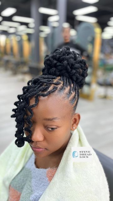 Locks Styling For Women, Formal Locs Hairstyles Short, Loc Extension Hairstyles, Beautiful Dreadlocks Styles, How To Style Dreadlocks For Women, Artificial Locs Hairstyles, Locs Styling Ideas, Lock Hairstyles Locs Dreadlocks, Locs Half Up Half Down Styles