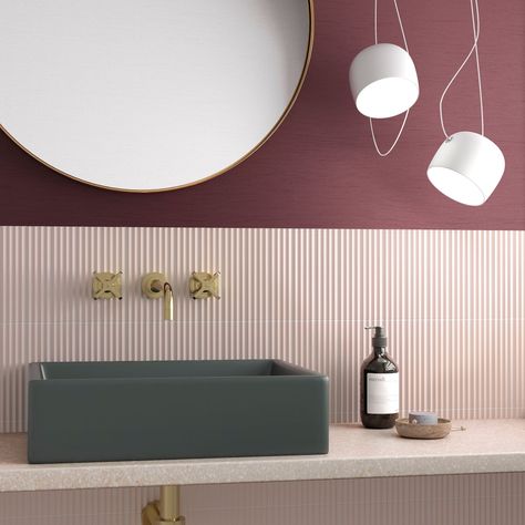 Unique Bathroom Ideas Modern, Pink Wall Tiles Bathroom, Kitkat Bathroom Tile, Pink Ensuite Bathroom, Flute Tiles Bathroom, Light Pink Tile Bathroom, Fluted Bathroom Tiles, Fluted Tiles Bathroom, Pink Shower Room