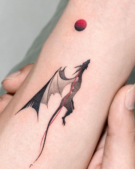 Cute Dragon Tattoo, Unique Sister Tattoos, Small Snake Tattoo, Small Dragon Tattoos, Small Butterfly Tattoo, Wicked Tattoos, Fantasy Tattoos, Fire Tattoo, Shoulder Tattoos For Women