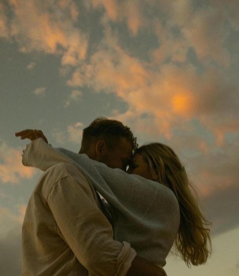 Couple Sunset, Photoshoot Sunset, Couples Beach Photography, Couple Beach Pictures, Couple Beach Photos, Candy Clouds, Beach Photo Session, The Moon And The Stars, Beach Engagement Photoshoot