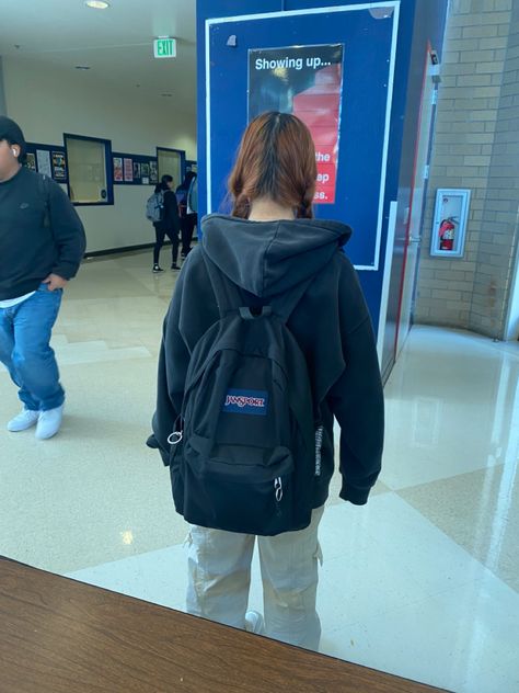 Jansport Bag Aesthetic, Jansport Backpacks Outfits, School Backpack Outfit, Backpack Aesthetic School, Jansport Backpacks Aesthetic, School Backpacks Aesthetic, Backpack Tour, School Bag Aesthetic, Jansport Bag