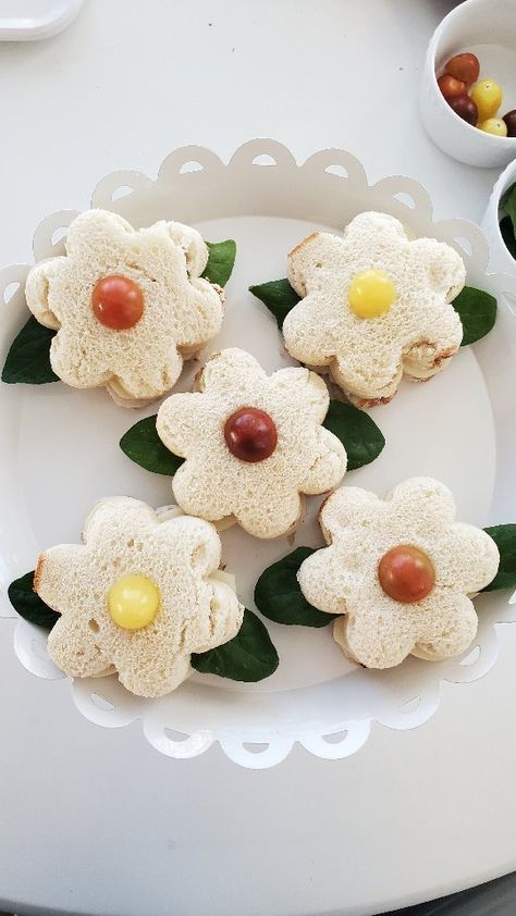 Lunch Idea For Birthday Party, Flower Birthday Party Snacks, Wildflower Theme Food, Flower Themed Second Birthday, Wildflower Party Food Ideas, Outdoor Spring Birthday Party Ideas, Spring Themed Food Ideas, Spring Theme Party Food, 3 Tea Party Birthday