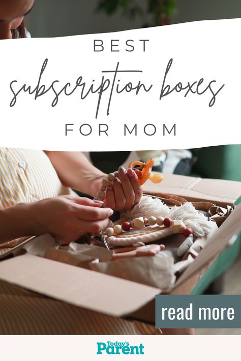 woman opening a subscription box filled with toys for baby Newborn Checklist, Mom Box, Best Subscription Boxes, Gift Subscription Boxes, Lovers Day, Subscription Gifts, Gamer Room, Mom Day, Subscription Boxes