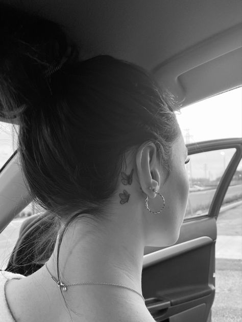 Tattoo behind the ear minimalist butterflies Tattoo Under Ear Woman, Behind The Ear, Behind Ear Tattoo Words, Back Of Ear Tattoos For Women, Behind Ear Tattoo Butterfly, Behind Ear Tattoo Women, Back Ear Tattoo Women, Tattoo Behind Ears, Cute Behind The Ear Tattoos For Women