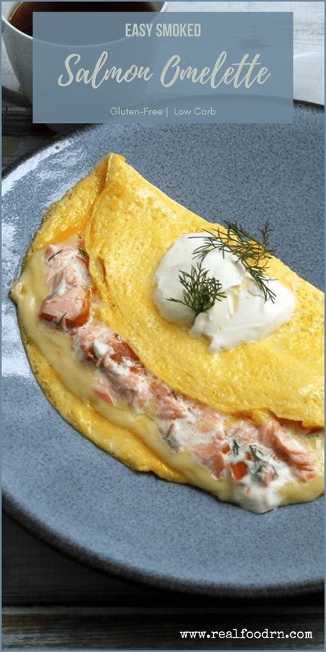 Salmon Omelette Breakfast, Salmon Omelette, Smoked Salmon Omelette, Salmon Breakfast, Eggs Breakfast, Herb Recipes, Whole Food Diet, Health Dinner, Allergy Free Recipes