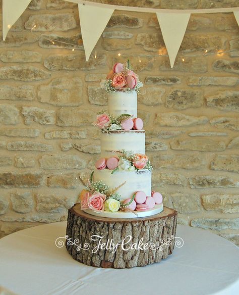 Macaroon Wedding Cakes, Semi Naked Wedding Cake, Wedding Macarons, Macaron Tower, Wedding Cake Pictures, Medieval Wedding, Cupcake Display, Wedding Cakes With Flowers