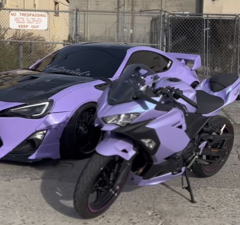 Cars And Bikes Aesthetic, Motorbike Purple, Kawasaki Ninja 400 Modified, Street Bikes For Women, Purple Motorcycle Aesthetic, Black And Purple Motorcycle, Purple Motorcycle Helmet, Moter Cycles, Moto Aesthetic