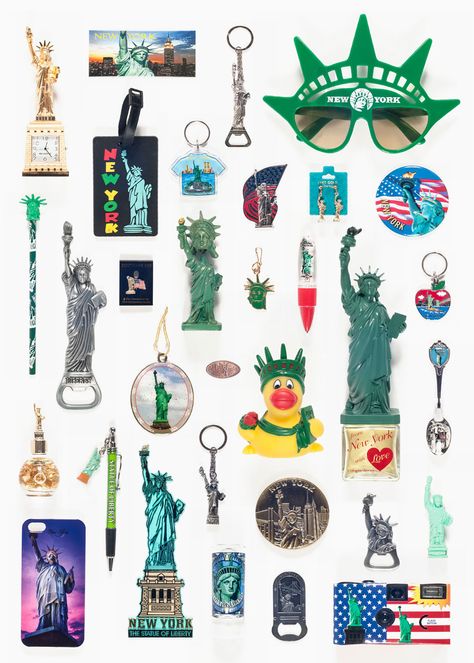 chris godfrey molds the ultimate NYC souvenir from 30 different gifts - designboom | architecture & design magazine Boat Wedding, Photo Album Layout, Disney Souvenirs, Collections Photography, Lady Liberty, New York Art, Dance Teams, I ❤ Ny, Art Business