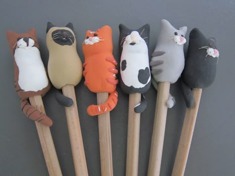 Silk Clay Made by Priscilla http://www.yourzoap.nl/ Polymer Clay Pen Toppers, Silk Clay Ideas, Foam Clay Crafts, Foam Clay Ideas, Clay Pens, Polymer Clay Pens, Craft Ideas Paper, Clay Pen, Polymer Clay Cat