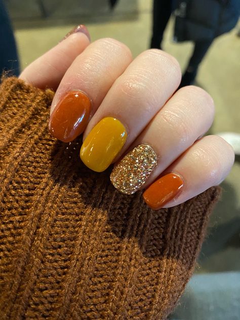 Mustard Nails Design Color Combos, Football Dip Nails, Fall Football Nail Designs, Yellow Fall Nails Design, Dip Powder Nails Fall 2024, Fall Football Nails, Thanksgiving Nails Dip Powder, Mustard Yellow Nails Fall, Dark Orange Nails Fall