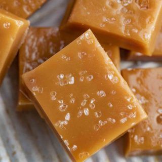 Sea Salt Caramel Squares Recipe For Caramel, Salted Caramel Candy, Caramel Squares, Salted Caramels, Bourbon Caramels, Caramel Candy, Fall Dessert Recipes, Caramel Recipes, Butter Pecan