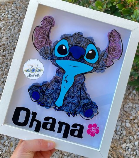 Lilo And Stitch Gift Ideas Diy, Diy Lilo And Stitch Room Decor, Stitch Birthday Basket, Diy Stitch Room Decor, Cricut Stitch Projects, Stitch Disney Gift Ideas, Stitch Shadow Box Ideas, Lilo And Stitch Room Decor Ideas, Stitch Gift Ideas Disney