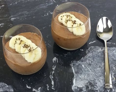 Banana Chocolate Mousse – A Gourmet Food Blog Banana Mousse, Banana Chocolate, Mousse Recipes, Banana Slice, Chocolate Shavings, Chocolate Banana, Dessert Bowls, Chocolate Mousse, Chocolate Coffee