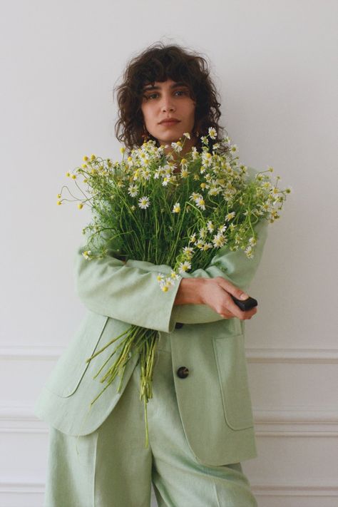 Zara Summer 2020 Colorful Clothing Lookbook | Fashion Gone Rogue Color Photoshoot, Model Training, Blazer Zara, Zara Summer, Flower Photoshoot, Shotting Photo, Photographie Portrait Inspiration, Photoshoot Concept, Fashion Weeks