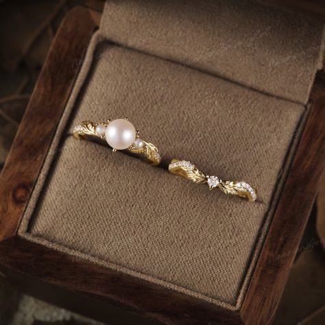 Vintage Akoya Pearl Engagement Ring Set Leaf Gold Handmade - Etsy Gold Pearl Wedding Ring, Dainty Pearl Engagement Ring, Vintage Pearl Rings, Pearl Wedding Ring Set, Pearl Engagement Ring Vintage, Pearl Engagement Ring Set, Pearl Wedding Bands, Cluster Wedding Ring, Pearl Wedding Ring