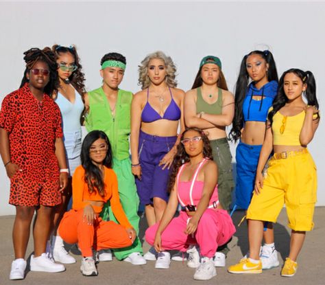 Monochrome Group Outfits, 2000s Hiphop Fashion, Dance Crew Outfits, Y2k Female, Colorful Street Style, Dance Theme, Zumba Outfit, Outfits Colorful, Hip Hop Costumes