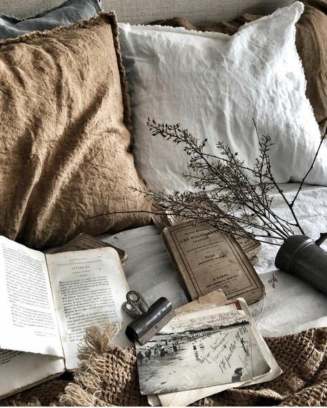 Bedroom Chic, Simple Bed Designs, Cozy Loft, Grey Linen Bedding, Linen Layers, Bed Linen Design, Simple Bed, Neutral Interiors, Bed Linens Luxury