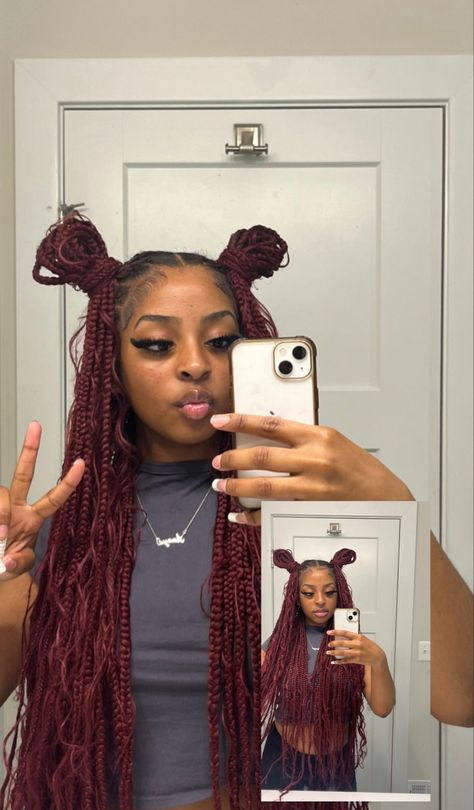 Red And Purple Box Braids, Red Knotless With Black Roots, Hairstyles For Braided Hair Black, Burgundy Braid Hairstyles, Peekaboo Braids Burgundy, Burgundy Braids On Black Hair, Burgundy Knotless Box Braids With Curls, Red Boho Braids Black Women, 530 Knotless Braids