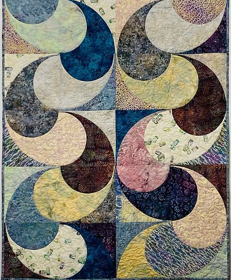 Quilts With Curved Piecing, Circle Quilt Patterns, Watercolor Quilt, Patchwork Ideas, Fabric Shops, Circle Quilts, Log Cabin Quilts, Quilt Guild, Learning To Love Yourself