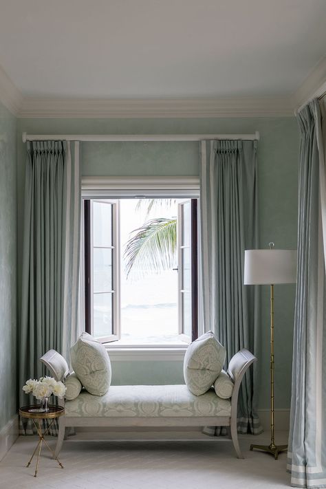 A sophisticated recamier, covered in green-printed fabric, looks out toward the ocean. Foyer With Shoe Rack, Hallway Seating Ideas, Entrance Seating, Palm Beach Interiors, Hallway Seating, Entrance Bench, Hallway Interior, Upper East Side Apartment, Window Seating