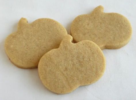 Spice Cookie Recipes, Spice Sugar Cookies, Halloween Cookie Recipes, Cut Out Cookie Recipe, Brown Sugar Cookies, Decorated Cookies Tutorial, Vanilla Sugar Cookie, Cutout Sugar Cookies, Cookie Flavors