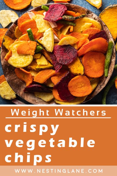 Homemade Veggie Chips, Vegetable Chips Recipe, Ww Vegetarian, Vegetable Chips Baked, Veggie Chips Recipe, Healthy Chips, Vegetable Chips, Vegetable Crisps, Dehydrated Vegetables