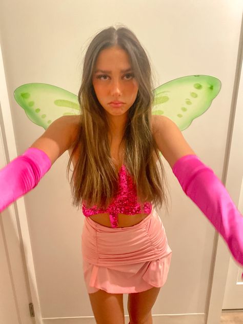 Halloweem costume for winx club Pink Winx Fairy Costume, Flora Winx Fairy Costume, Bloom And Flora Costume, Winx Club Flora Halloween Costumes, Hot Pink Fairy Costume, Winx Fairies Costume, Flora Winx Outfit Ideas, Festival Outfits Fairy, Flora Winx Club Halloween Costume