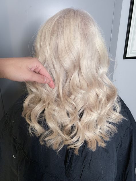 #blondehair #haircolor #blondehaircolor #blondehighlights #hairinspiration #haircolorideas #instagramhair #blond #haircoloring #hårfärg #hår Pearly Haircolor, Natural Blonde, Natural Blondes, Pear, Platinum, Hair Color, Blonde, Long Hair Styles, Hair Styles